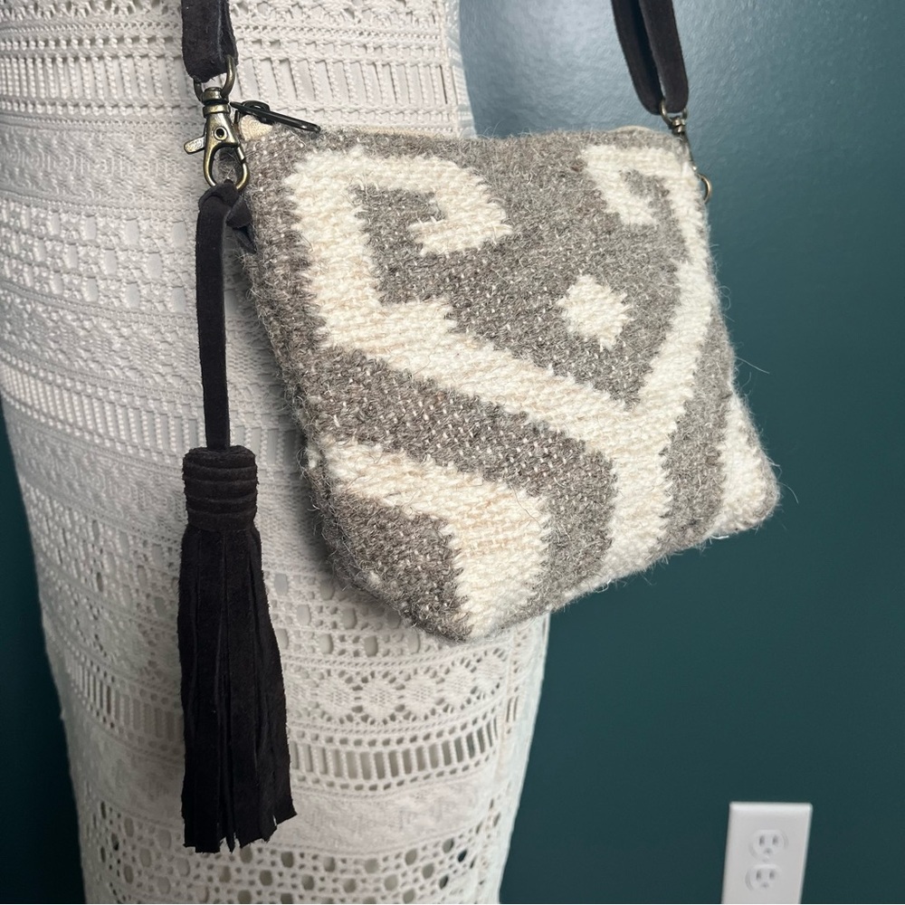 Woven Gray & Cream Crossbody Bag with Tassel - Picture 12 of 12